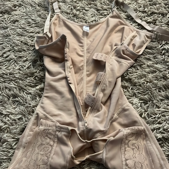 Shapewear - Picture 3 of 4